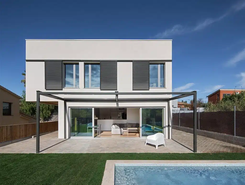 Vivienda unifamiliar en Sant Cugat, Barcelona 202301 fachada1