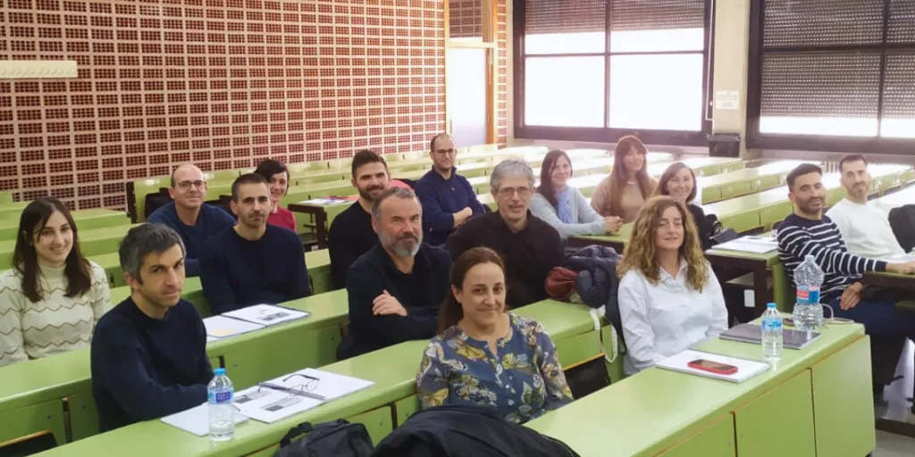 ¡Una experiencia de aprendizaje única para potenciar habilidades y conocimientos! 1 ¡Una experiencia de aprendizaje única para potenciar habilidades y conocimientos! Curso TRD presencial VALENCIA 7 al 9 febrero 2024 3